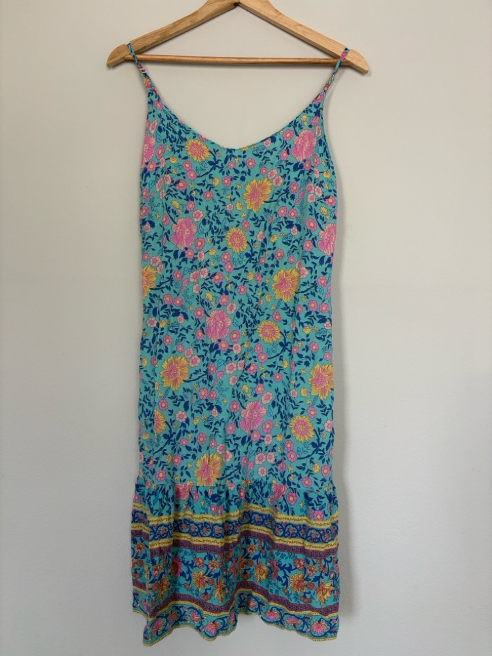 Watoriwa folktown dress - Picture 2 of 3